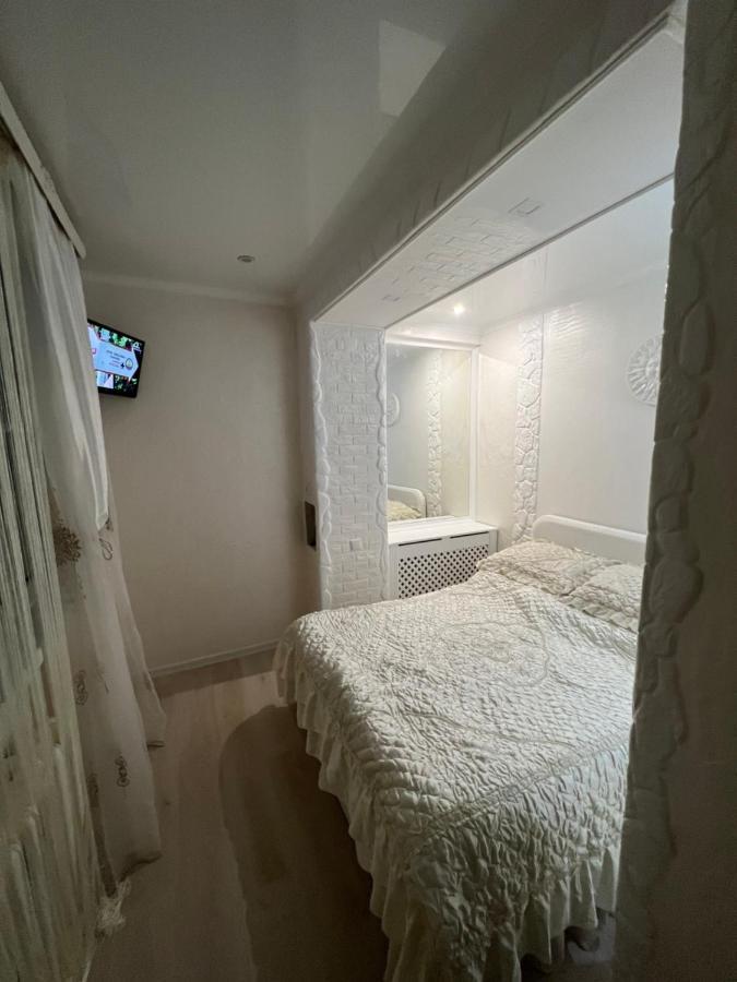 Warm Silver Apartment Miron Costin 11/2 Chişinău Esterno foto