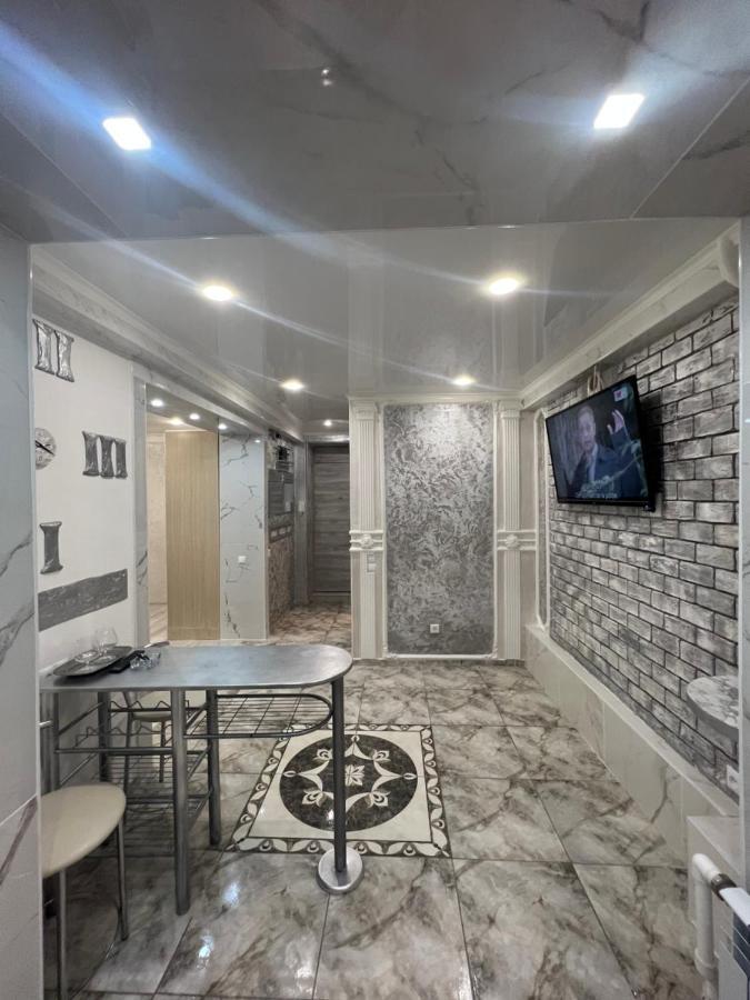 Warm Silver Apartment Miron Costin 11/2 Chişinău Esterno foto