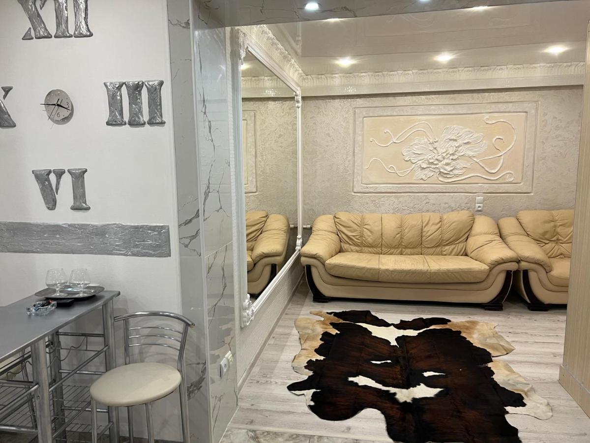 Warm Silver Apartment Miron Costin 11/2 Chişinău Esterno foto