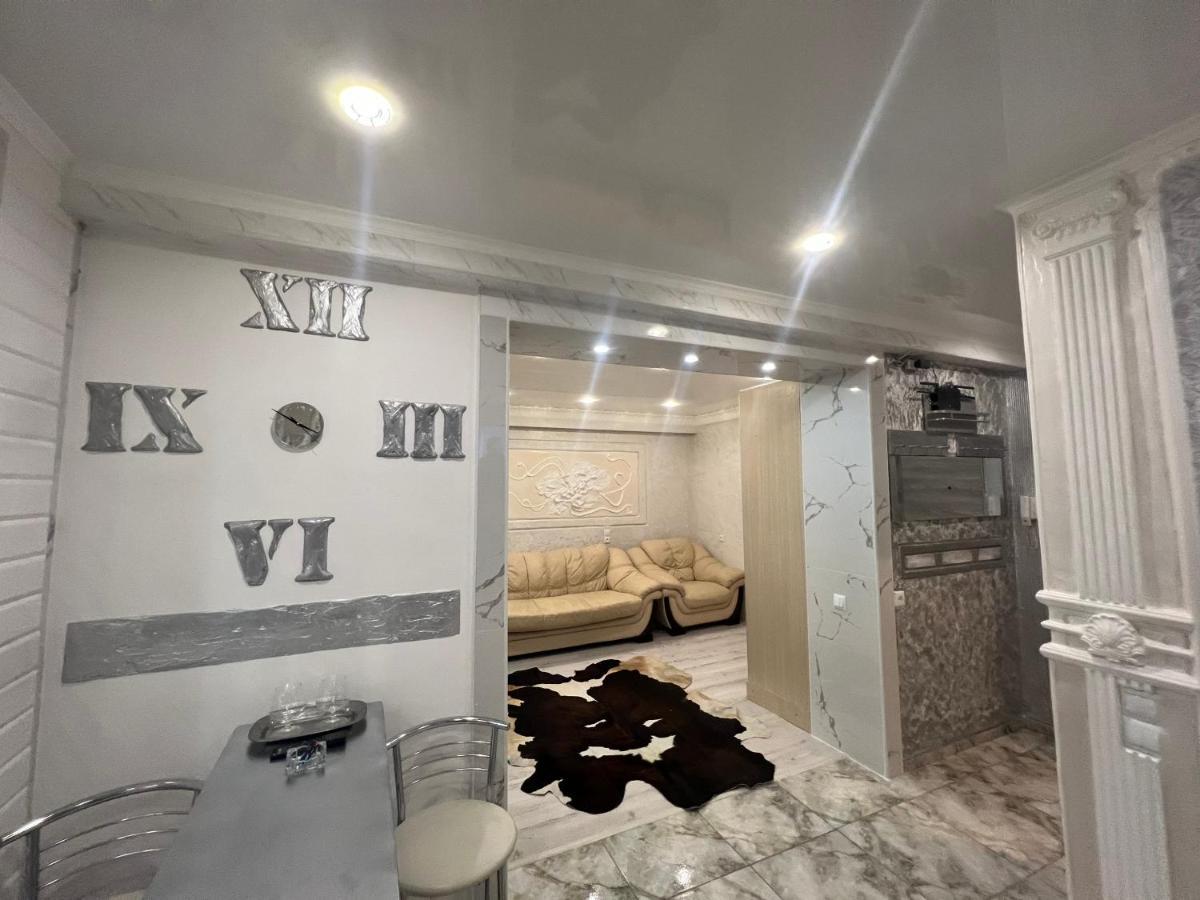 Warm Silver Apartment Miron Costin 11/2 Chişinău Esterno foto