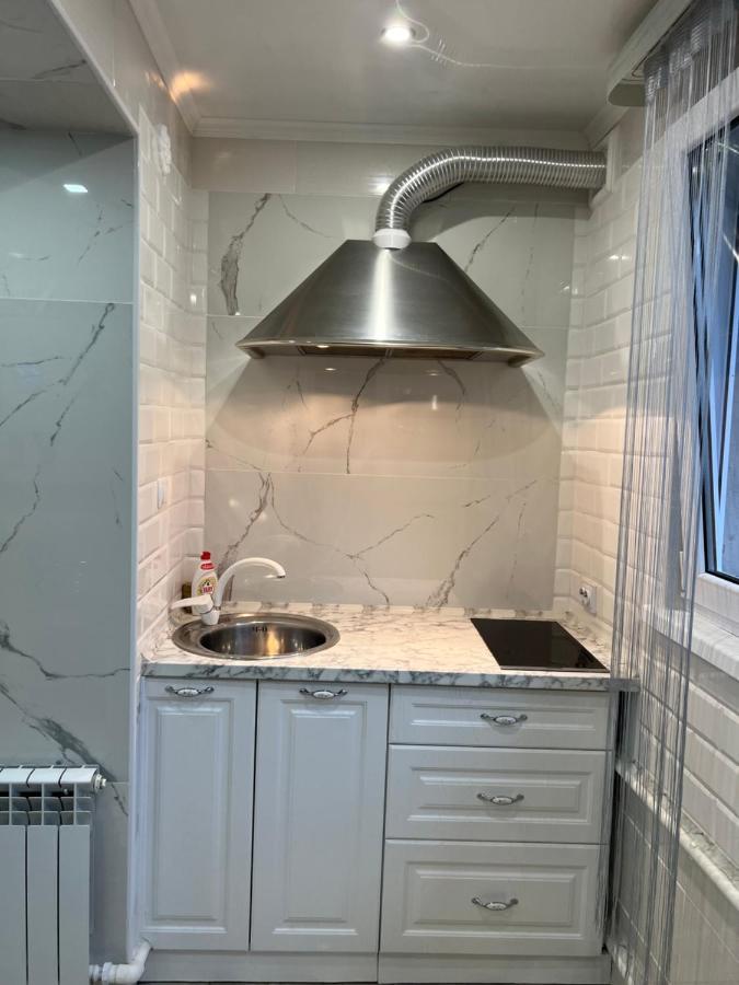 Warm Silver Apartment Miron Costin 11/2 Chişinău Esterno foto