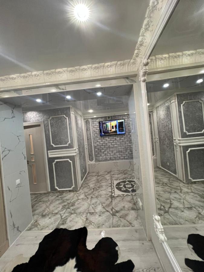 Warm Silver Apartment Miron Costin 11/2 Chişinău Esterno foto