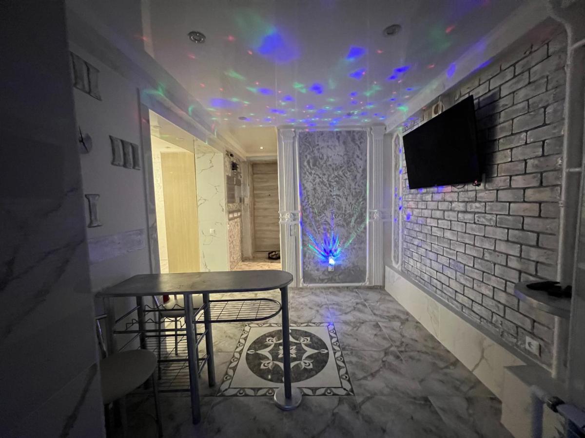 Warm Silver Apartment Miron Costin 11/2 Chişinău Esterno foto